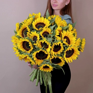 Большой букет подсолнухов