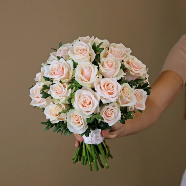 Букет невесты из бежевых роз