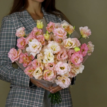 Эустома персиковая букет