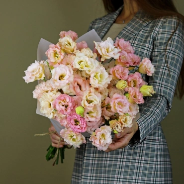 Эустома персиковая букет