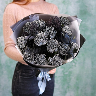 Черные гвоздики