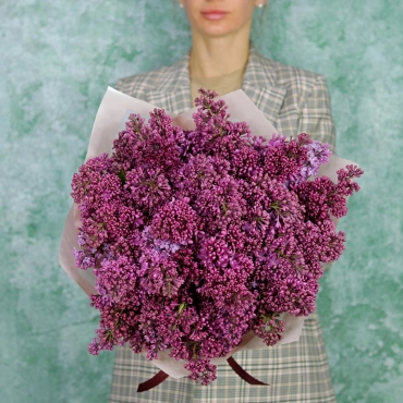 Букет фиолетовой сирени