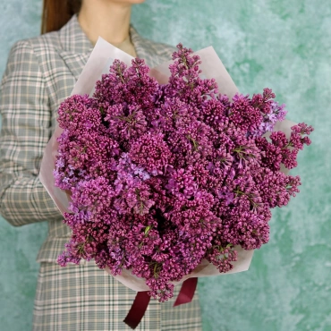 Букет фиолетовой сирени