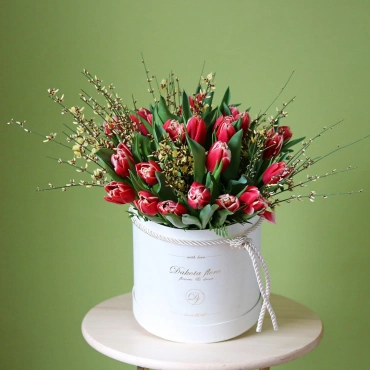 Махровые тюльпаны в коробочке