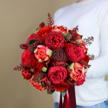 Красный букет невесты