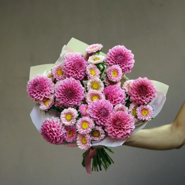 Букет из астр и георгин