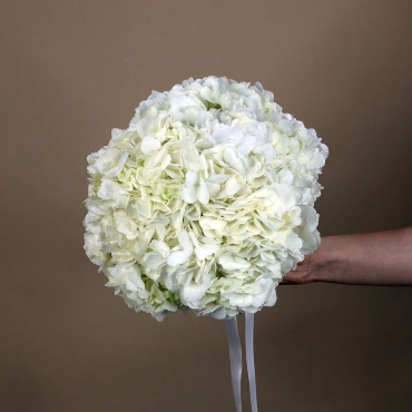 Свадебный букет из белой гортензии