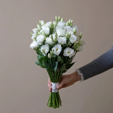 Букет невесты из белой эустомы