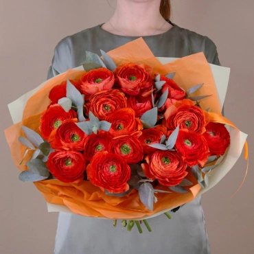 Ярко-оранжевые ранункулюсы букет