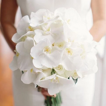 Букет невесты из роз и орхидей