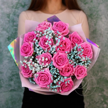 Розы с гипсофилой в ассортименте