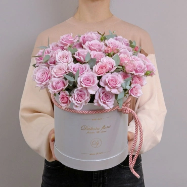 Роза Пинк Эссенс в коробке