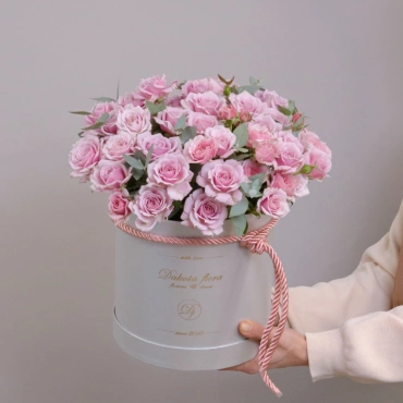 Роза Пинк Эссенс в коробке