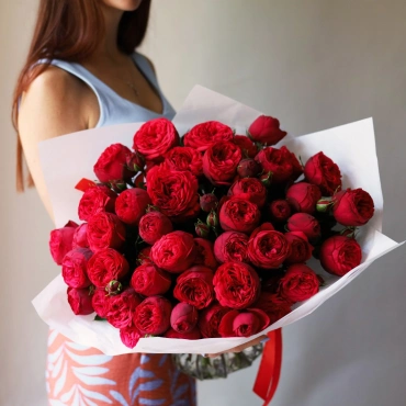 Большой букет роз Ред пиано