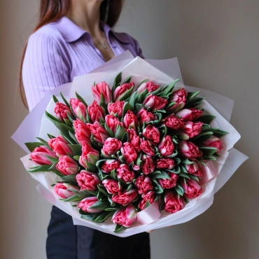 Букет розовых тюльпанов