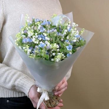 Ландыши и оксипеталум букет