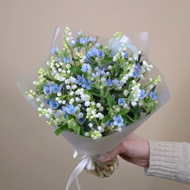 Ландыши и оксипеталум букет