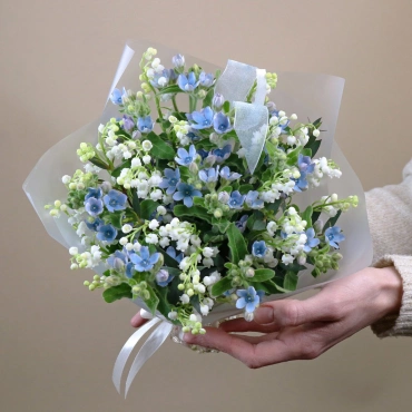 Ландыши и оксипеталум букет