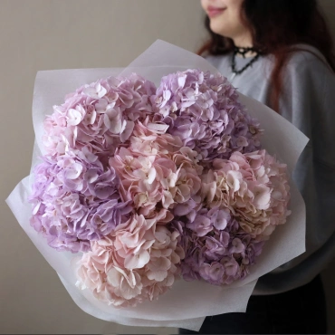 Нежный букет гортензий