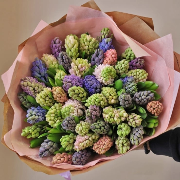 Большой букет гиацинтов