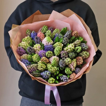 Большой букет гиацинтов