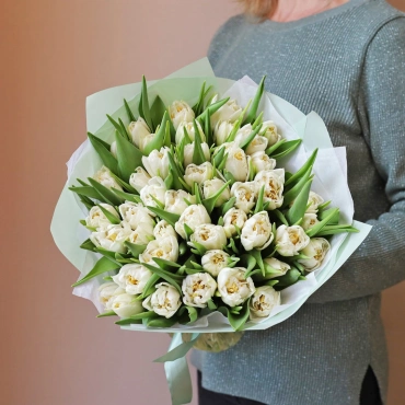 Букет белых сортовых тюльпанов
