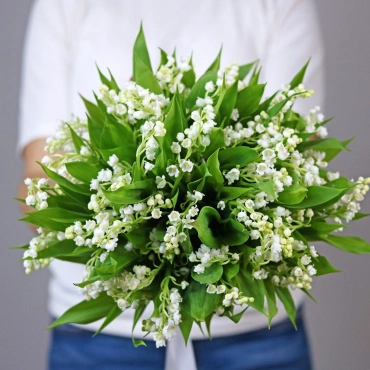 Ароматный букет из ландышей
