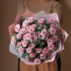 9 кустовых роз