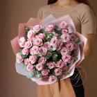 9 кустовых роз