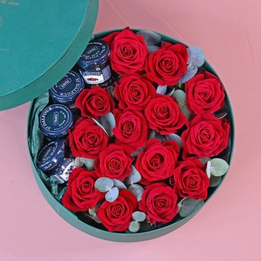 Розы с джемом в коробочке