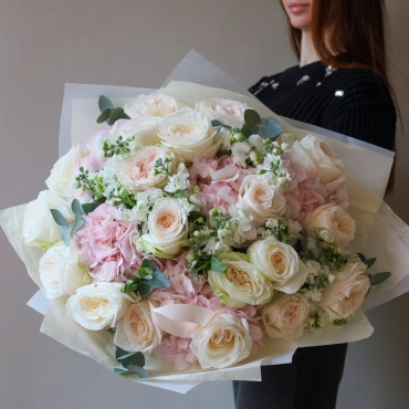 Букет с гортензией, Охарой и маттиолой