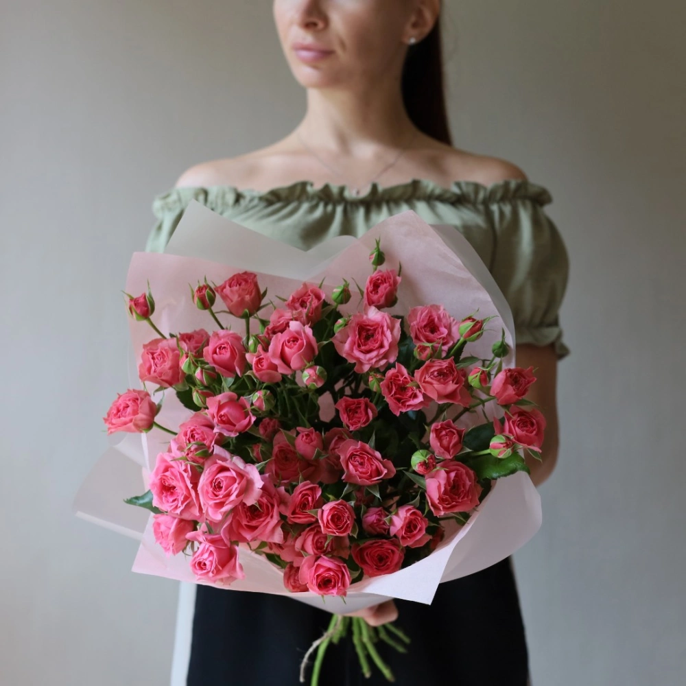 9 кустовых роз