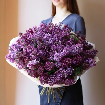 Букет из сезонной сирени