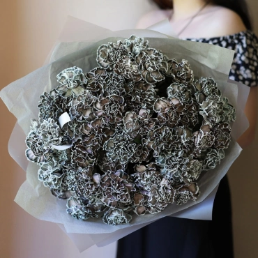 Черные гвоздики букет