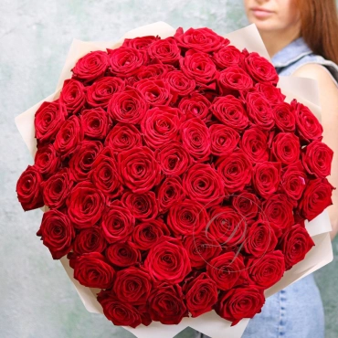 Красный букет роз