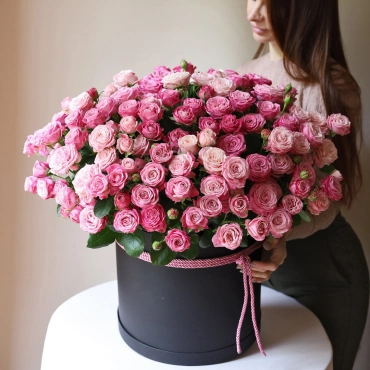 Большая коробка с Розами Леди бомбастик