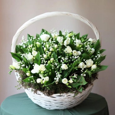 Композиция с ландышами и фрезией