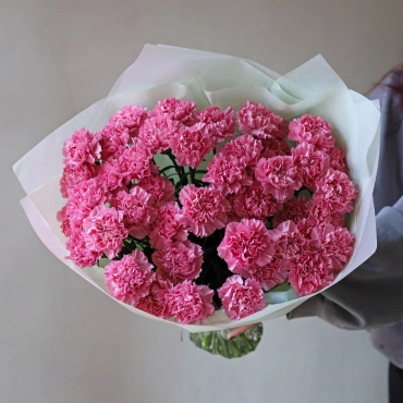 Букет из розовых гвоздик