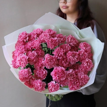 Букет из розовых гвоздик