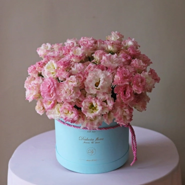 Махровая эустома в коробке