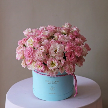 Махровая эустома в коробке