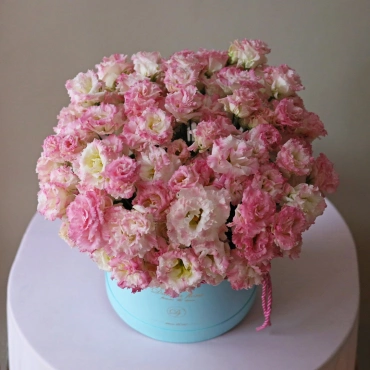 Махровая эустома в коробке