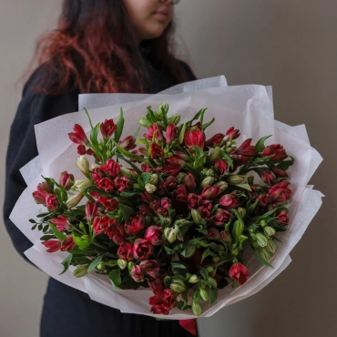 Букет альстромерии