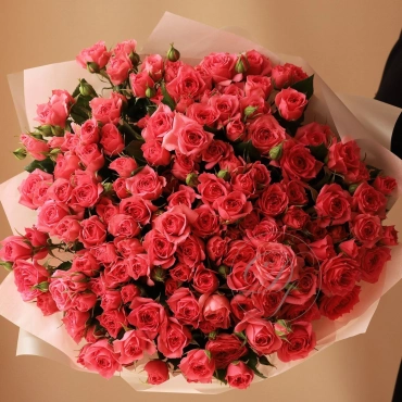 Розовые кустовые розы букет