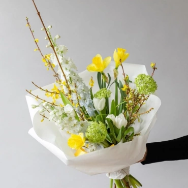 Букет из весенних цветов