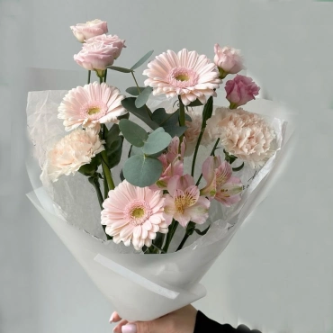 Корпоративный букет с герберами и гвоздиками