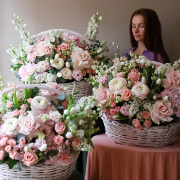 Весенняя композиция с французскими розами