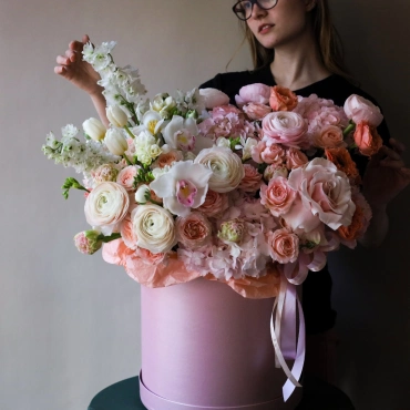 Цветы в коробке "Нежность"