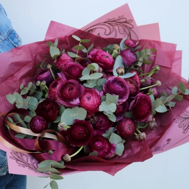 Сливовые ранункулюсы