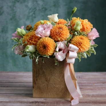 Георгины в кубике